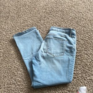 Gap size 31 capris
